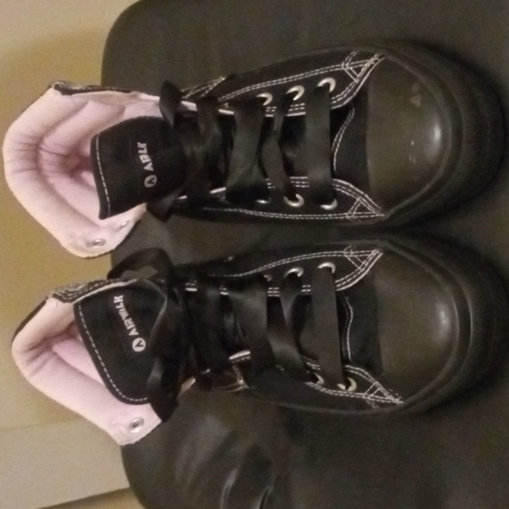 Women's Airwalk shoes Converse Chuck Taylor style